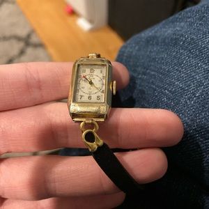 Elgin Ladies Nurses WristWatch(Runs) Gold Case